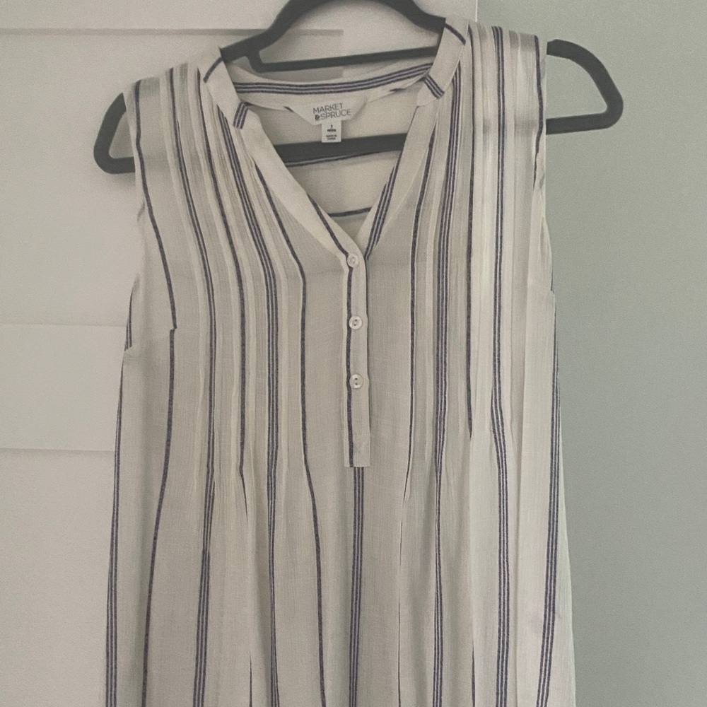Market & Spruce Cream and Blue V-Neck Top